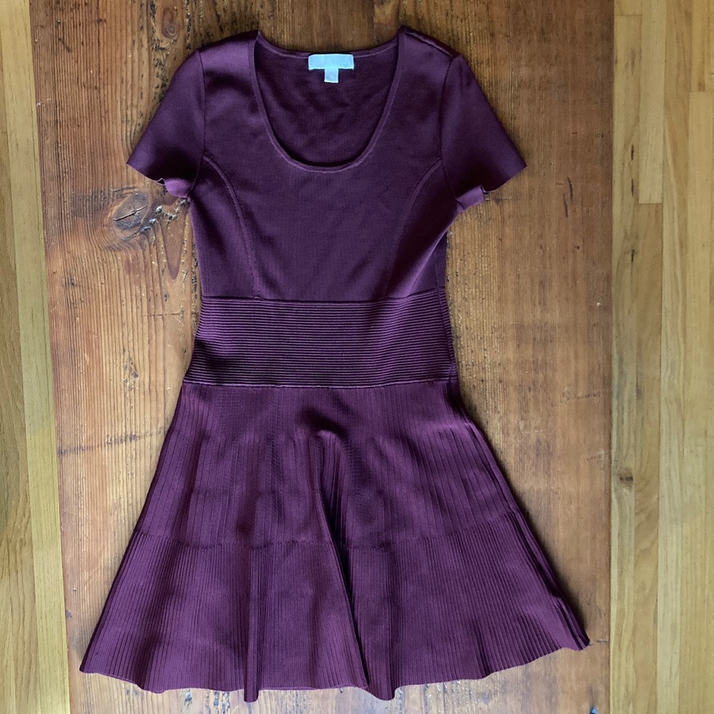 Michael Kors Fit and Flare Dark Red Dress Size Large, Short Sleeve Scoop Neck - Picture 3 of 14